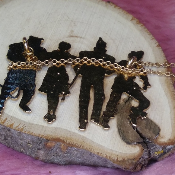 Wizard of OZ Silhouette Necklace Yellow Brick Road JEWELRY Gold Rare Frank - Picture 4 of 7